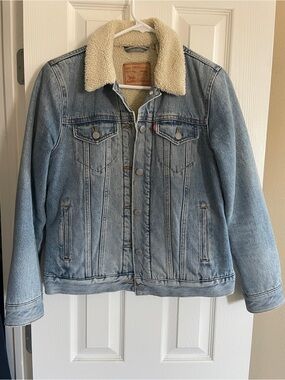 Levi’s Women’s Sherpa Trucker Jacket